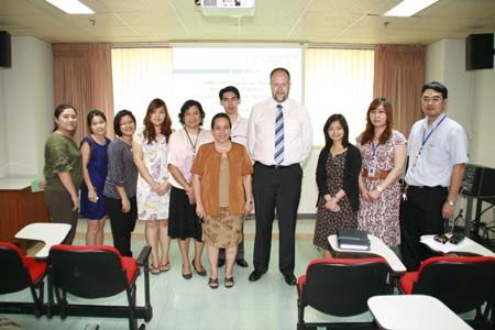 Prof. Dr. Lathar Brecker จากประเทศออสเตรีย เข้าพบคณบดี