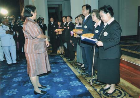 มูลนิธิคณะเภสัชศาสตร์ มหาวิทยาลัยมหิดล  จัดโบว์ลิ่งการกุศลชิงถ้วยพระราชทาน เมื่อวันที่ ๒ มีนาคม ๒๕๕๓  