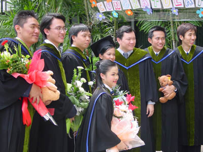 ภาพบรรยากาศงานรับปริญญานักศึกษาเภสัชศาสตร์ รุ่น 32 