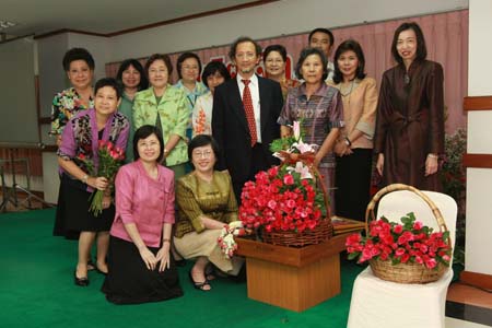 งานมุทิตาจิต เนื่องในวาระที่ อาจารย์ วราวุธ สิทธิพิทักษ์ จะเกษียณอายุราชการ  มีคณาจารย์ ข้าราขการ พนักงานมหาวิทยาลัย และลูกจ้างทุกท่าน ได้มาร่วมงานมุทิตาจิต ปี 2552