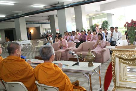 ทำบุญช่วงเช้า เนื่องในวันขึ้นปีใหม่ 2553
