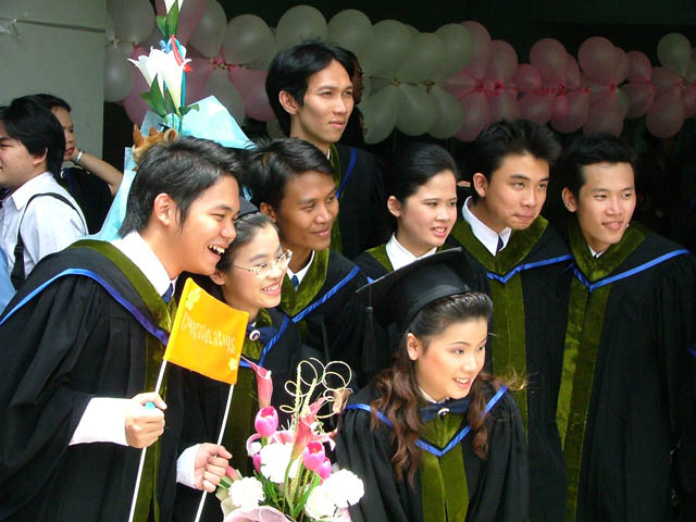 ภาพงานรับปริญญา นศภ.รุ่น 31 ภาค 2