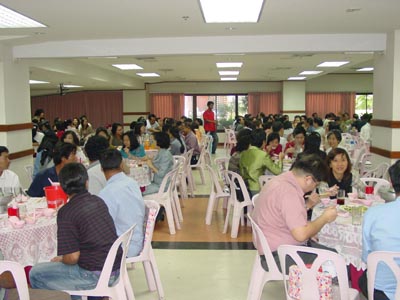 งานจัดเลี้ยงฉลองขึ้นปีใหม่ ประจำปี 2548 หลังจากที่เลื่อนมานาน จากเหตุการณ์ ซึนามิ และ การเลือกตั้ง