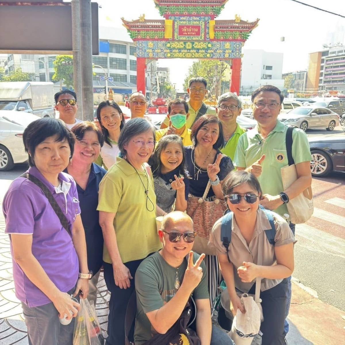 ชมรมศิษย์เก่าเภสัชมหิดลจัดกิจกรรมจิบกาแฟ แลย่านประวัติศาสตร์ ไหว้พระรับพร ปีมะเส็ง สักการะสิ่งศักดิ์สิทธิ์ย่านเยาวราช เสริมสิริมงคลให้ชีวิตตลอดปีมะเส็ง