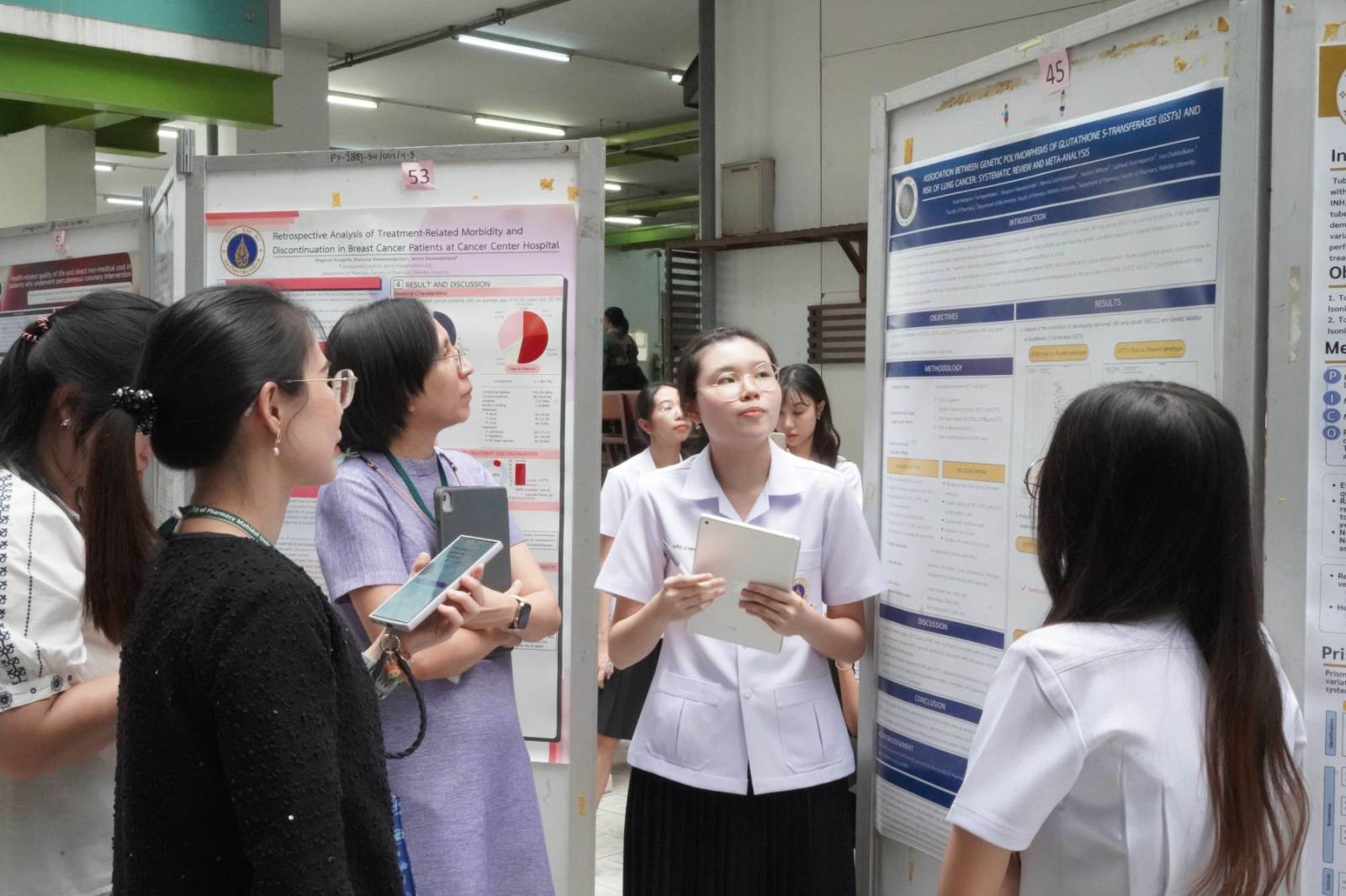 งานการศึกษาเภสัชศาสตรบัณฑิตจัดการประเมินผล การนำเสนอโครงการพิเศษโดยโปสเตอร์ (poster presentation) ประจำปีการศึกษา 2567