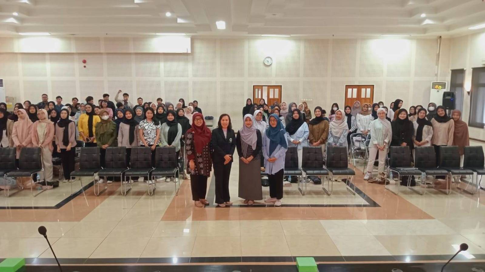 อาจารย์เภสัชมหิดลได้รับการแต่งตั้งเป็นศาสตราจารย์อาคันตุกะ (Visiting Professor) ณ Brawijaya University และบรรยายปาฐกถาพิเศษในการประชุมนานาชาติ
