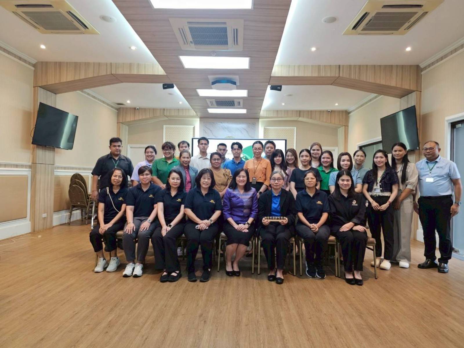 ศูนย์ข้อมูลสมุนไพร เภสัชมหิดล ร่วมเป็นวิทยากรอบรม การทำยาดมสมุนไพร หนุนสร้างอาชีพยั่งยืน ณ กระทรวงเกษตรและสหกรณ์