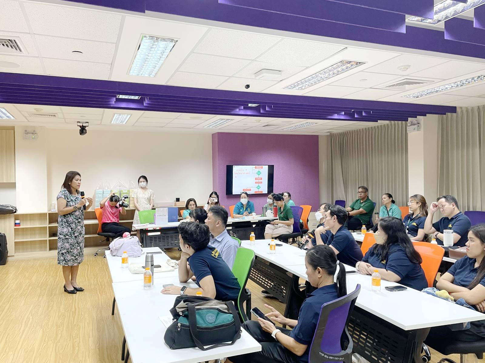 เภสัชมหิดล-เภสัชจุฬาฯ แลกเปลี่ยนเรียนรู้การบริหารจัดการห้องปฏิบัติการ ยกระดับมาตรฐานความปลอดภัยและสิ่งแวดล้อม
