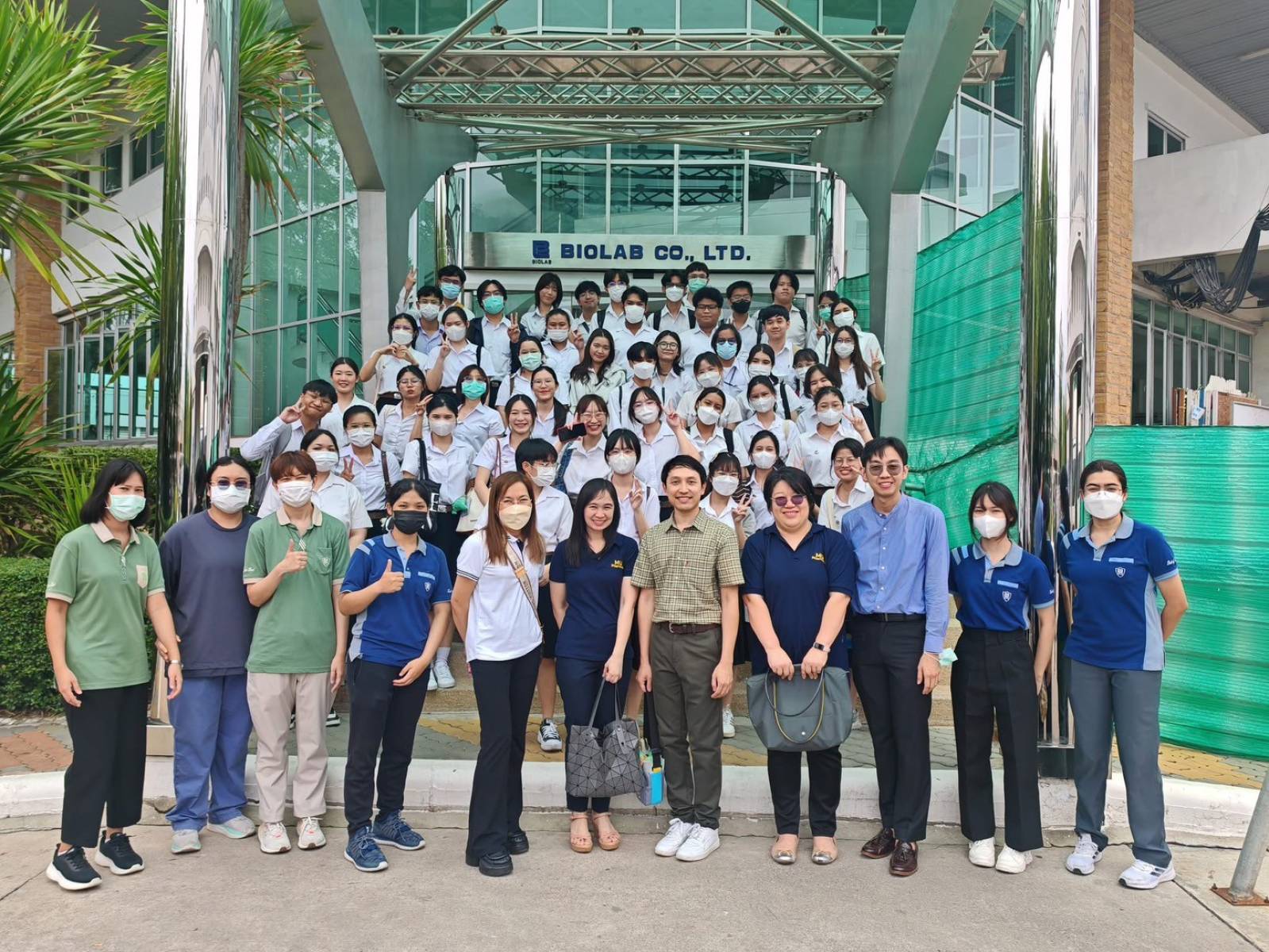เภสัชมหิดลนำนักศึกษา ป.ตรี เข้าศึกษาดูงานและเยี่ยมชมโรงงานไบโอแลป เสริมประสบการณ์จริง เตรียมพร้อมสู่เภสัชกรมืออาชีพ