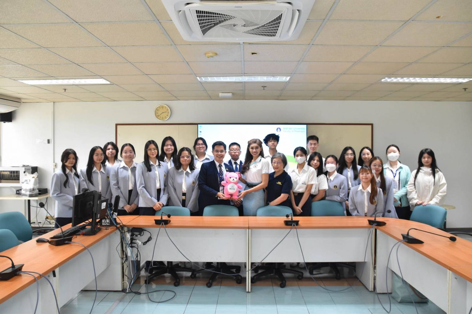 โรงเรียนเภสัชศาสตร์นานาชาติ เภสัชมหิดล เปิดบ้านต้อนรับนักเรียน MUIDS สร้างแรงบันดาลใจสู่เส้นทางเภสัชกรระดับนานาชาติ