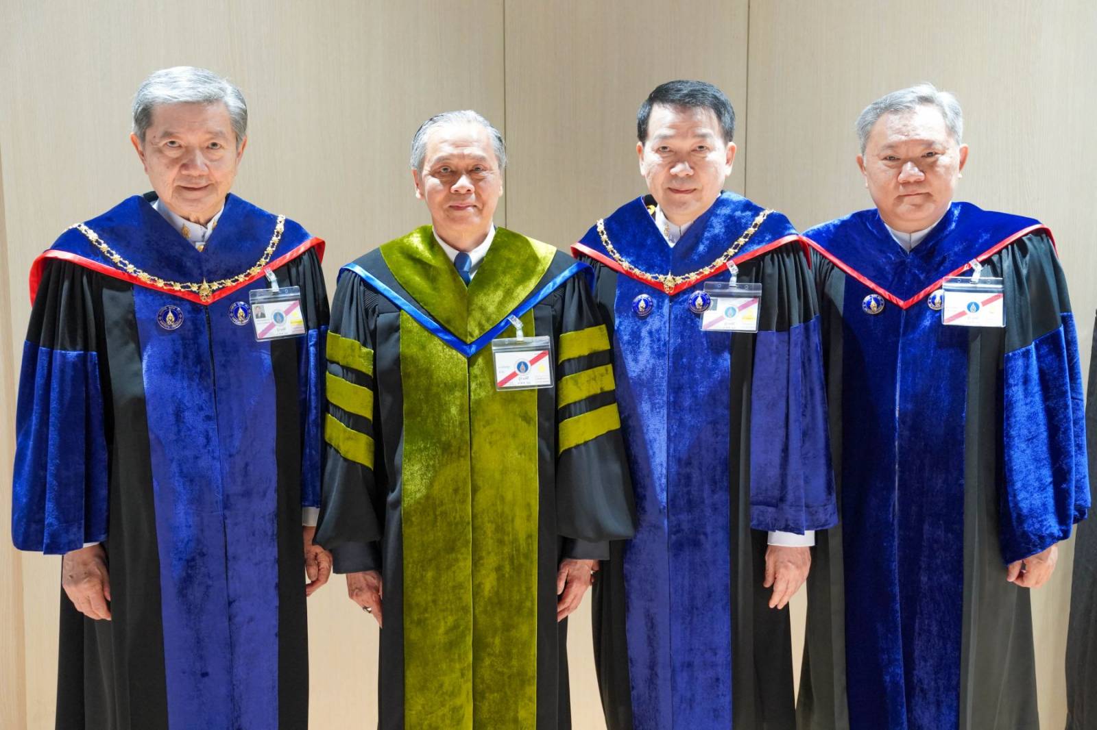คุณบัณฑูร ล่ำซำ ประธานกิตติคุณ ธนาคารกสิกรไทย เข้ารับพระราชทานปริญญาเภสัชศาสตรดุษฎีบัณฑิตกิตติมศักดิ์ มหาวิทยาลัยมหิดล ประจำปีการศึกษา 2569