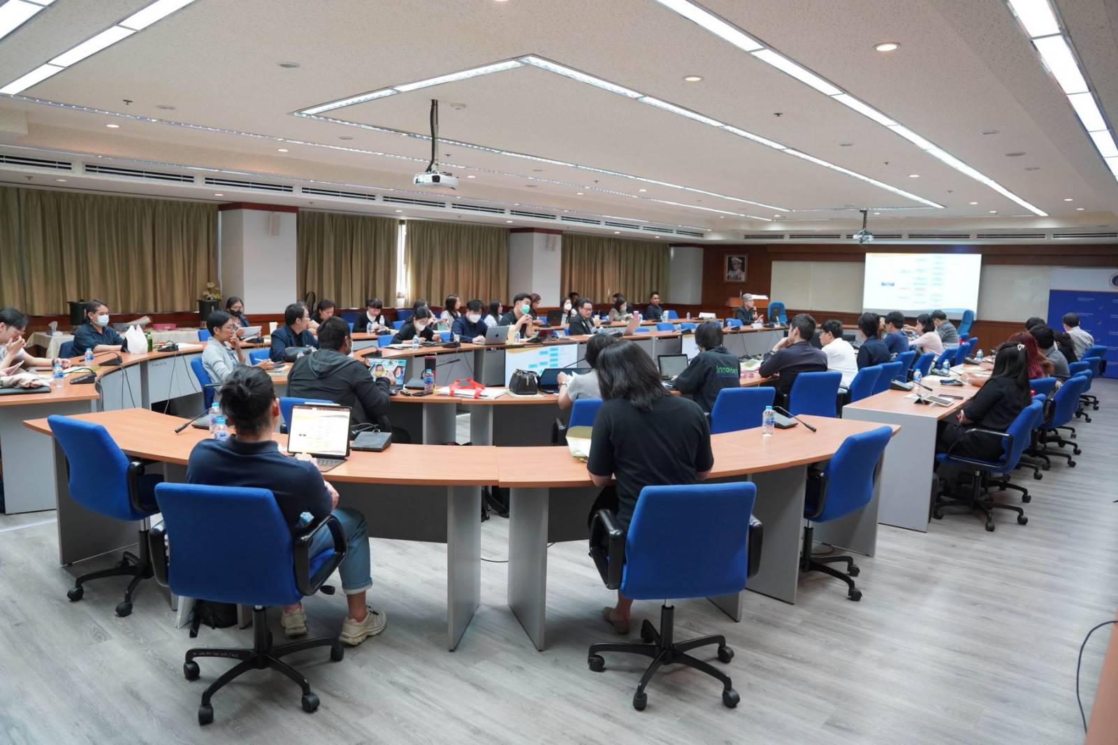 ภาควิชาเภสัชเคมี ร่วมกับ หน่วยห้องสมุดสารเคมีสำหรับการค้นพบยาใหม่ (CLSC) และแพลตฟอร์มวิจัยอินซิลิโกและแบบจำลองโมเลกุล (MUPY-IMOD) จัดการอบรมเชิงปฏิบัติการ: เทคนิคปัญญาประดิษฐ์และโมเลกูลาร์ด็อกกิ้งในการค้นหายา