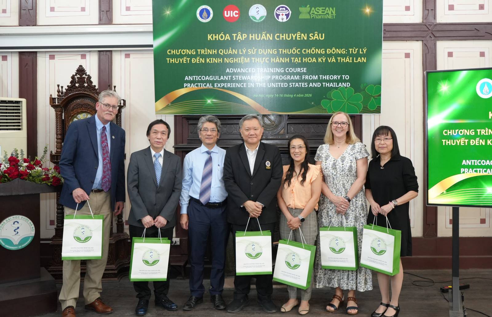 คณบดีเภสัชมหิดลร่วมเปิดงาน 1st ASEAN PharmNET Capacity Building Program ที่เวียดนาม