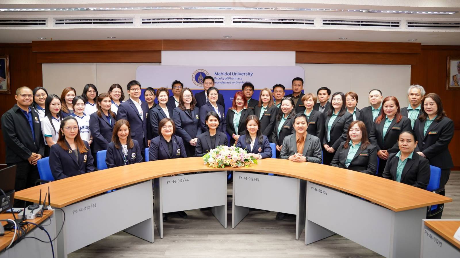 เภสัชมหิดลต้อนรับคณะศึกษาดูงานจากมหาวิทยาลัยวลัยลักษณ์และมหาวิทยาลัยขอนแก่น แลกเปลี่ยนแนวทางบริหารองค์กรสู่ความเป็นเลิศ