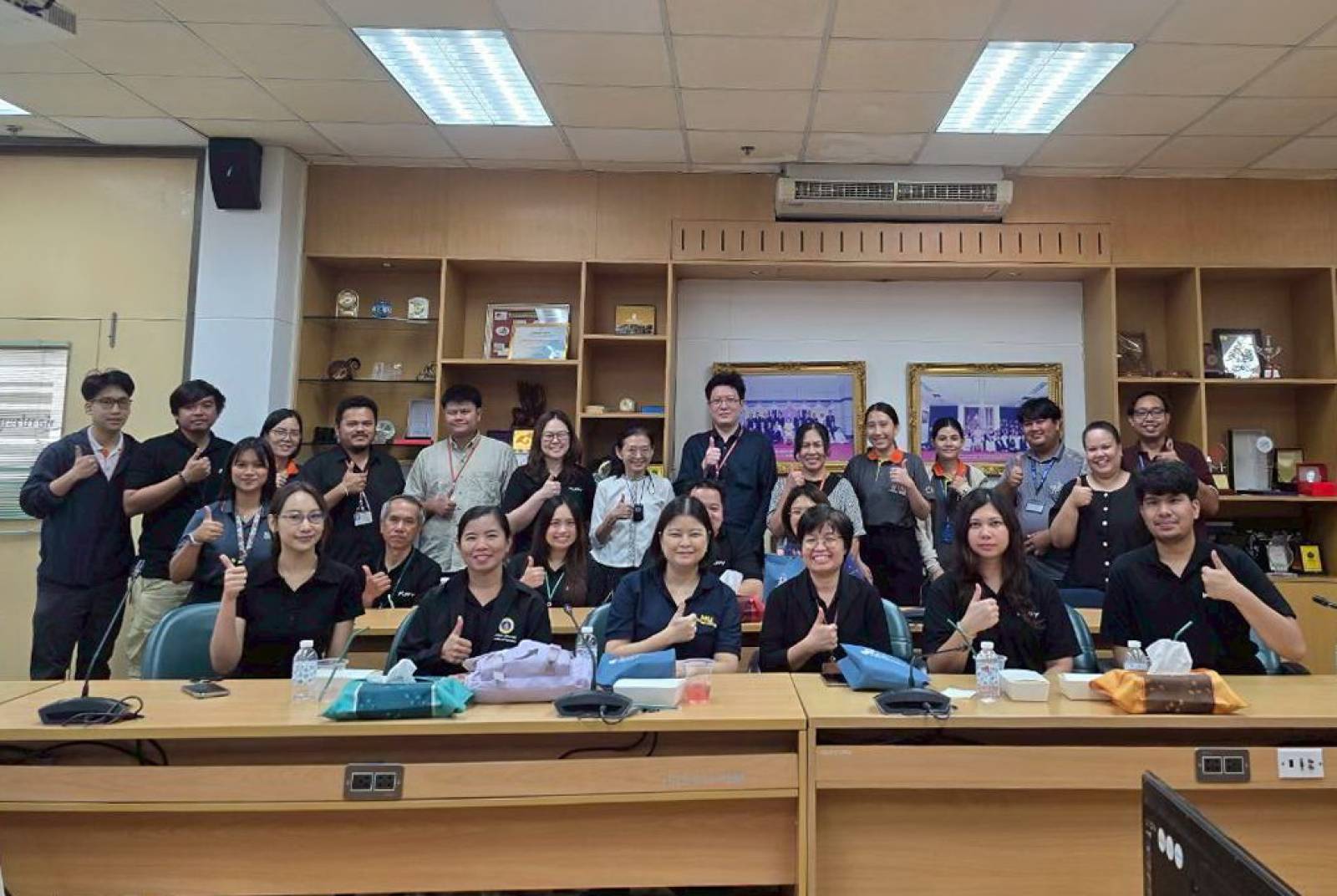 เภสัชมหิดลเข้าศึกษาดูงานการบริหารจัดการห้องปฏิบัติการ ณ คณะวิทยาศาสตร์&nbsp;มหาวิทยาลัยเทคโนโลยีพระจอมเกล้าธนบุรี แลกเปลี่ยนแนวปฏิบัติสู่การพัฒนามาตรฐานห้องปฏิบัติการ