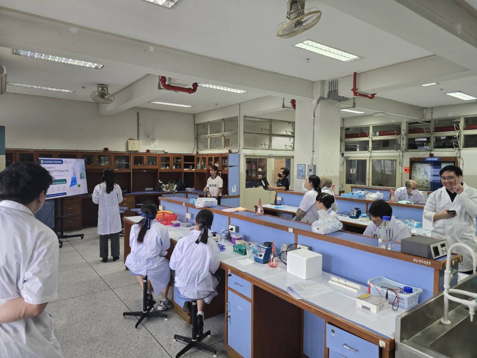 ภาควิชาชีวเคมี ปิดท้ายการอบรม&nbsp;PCR for ALL ครั้งที่ 4 ถ่ายทอดทักษะเทคนิคชีวโมเลกุลผ่านการปฏิบัติจริง